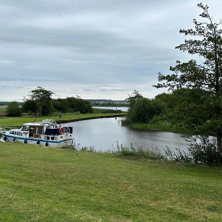 Home Near The River Shannon Rooskey Esterno foto
